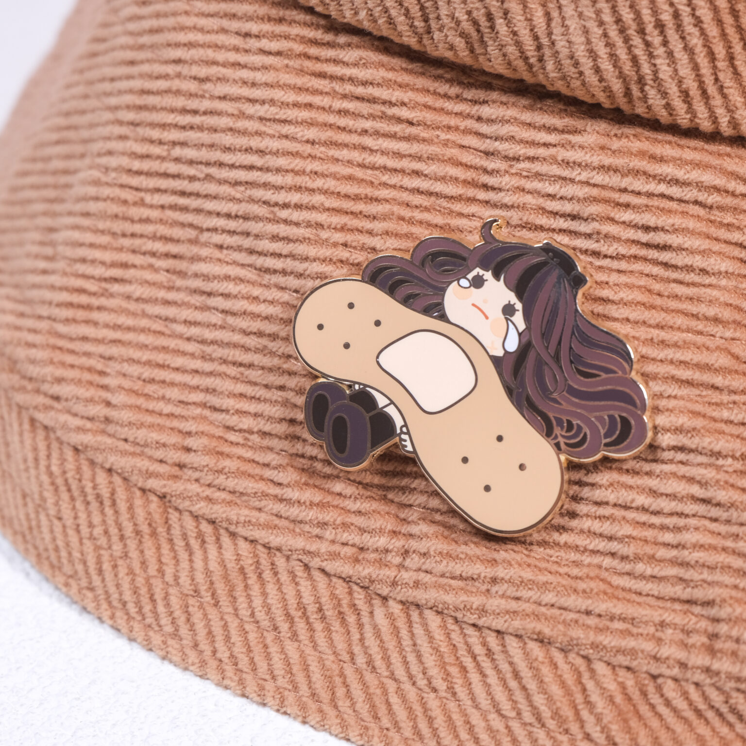 enamel pin เข็มกลัดโลหะ เข็มกลัดติดกระเป๋า: FAHFAHS Pin with Bucket Hat 2